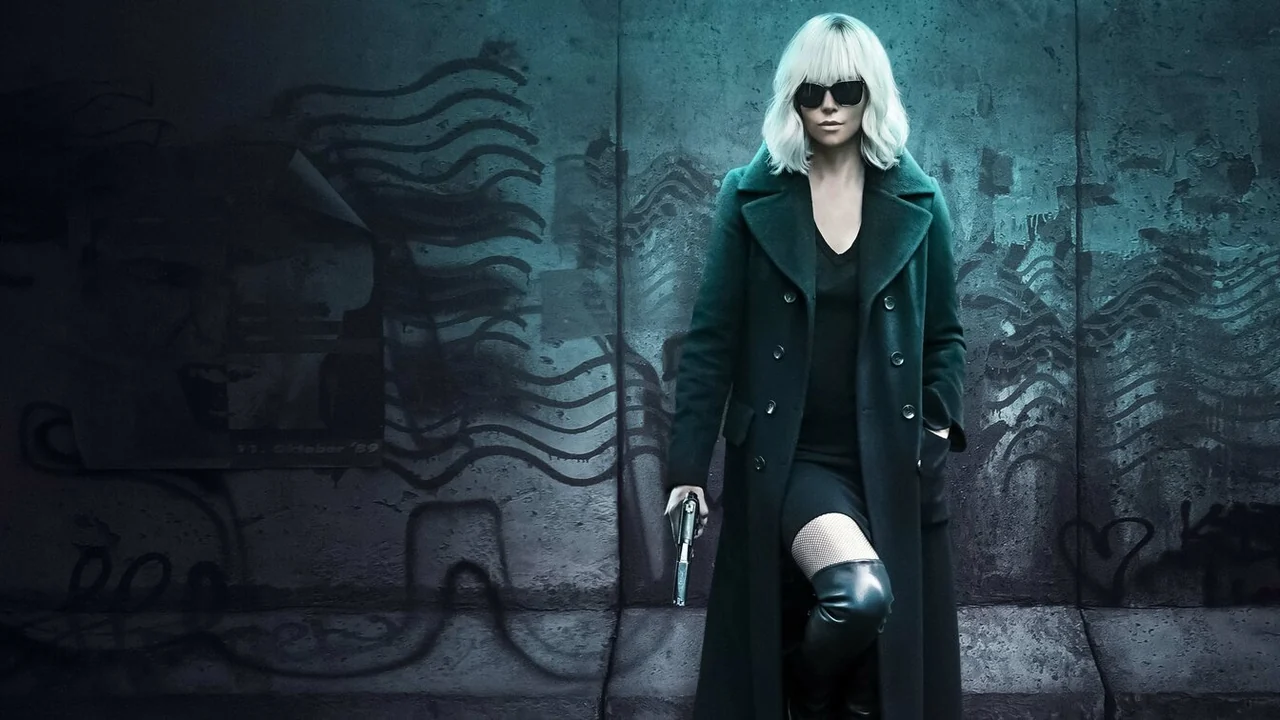 Фильм Взрывная блондинка (2017)
