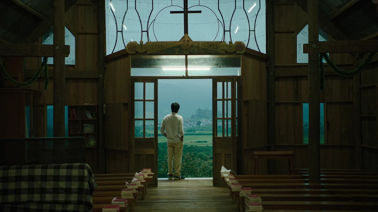 Фильм Внутри жёлтого кокона (2023)