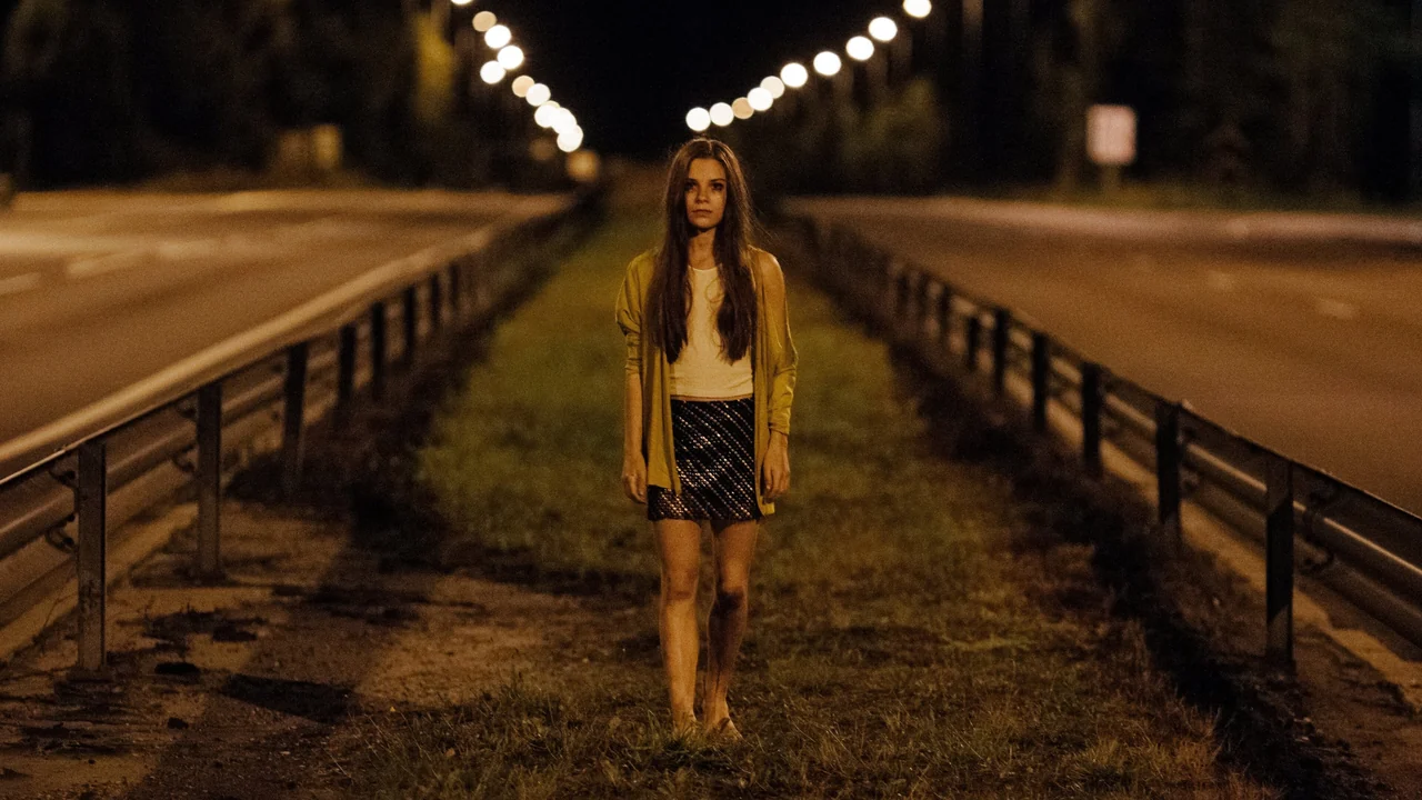 Фильм По ту сторону (2010)