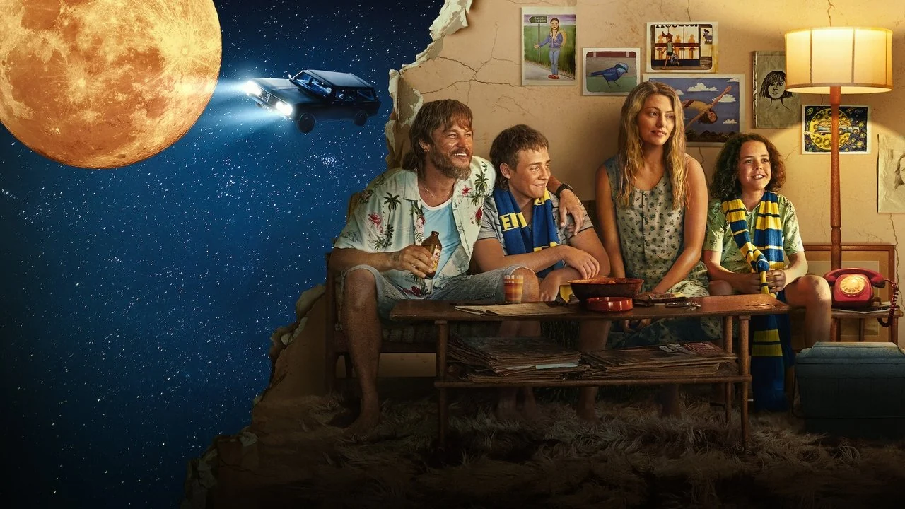 Сериал Мальчик поглощает Вселенную (1 сезон)