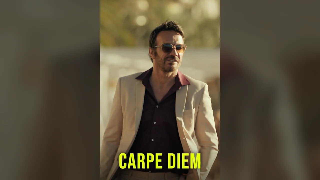 Сериал Лови момент (1 сезон)