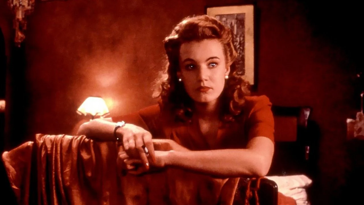 Фильм Чикаго Джо и стриптизерша (1990)