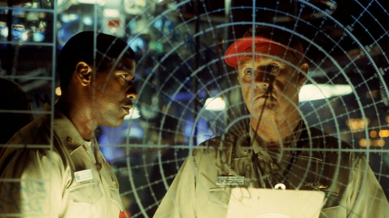 Фильм Багровый прилив (1995)