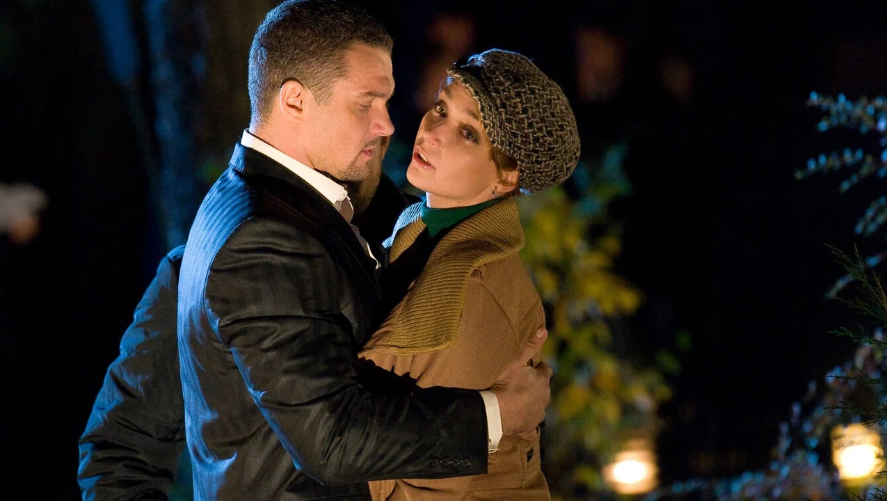 Фильм Любовь на два полюса (2011)