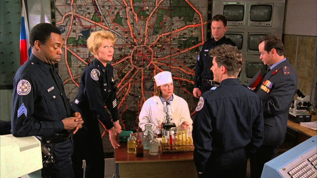 Фильм Полицейская академия 7: Миссия в Москве (1994)