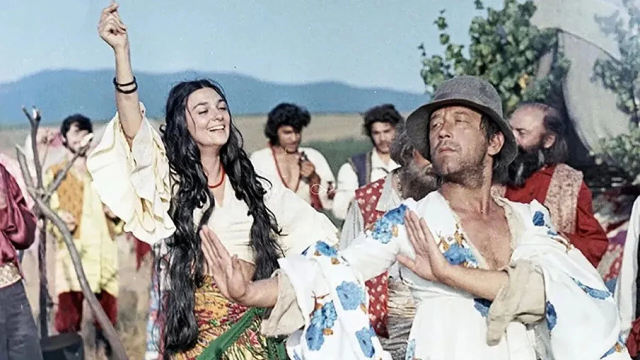 Фильм Табор уходит в небо (1976)