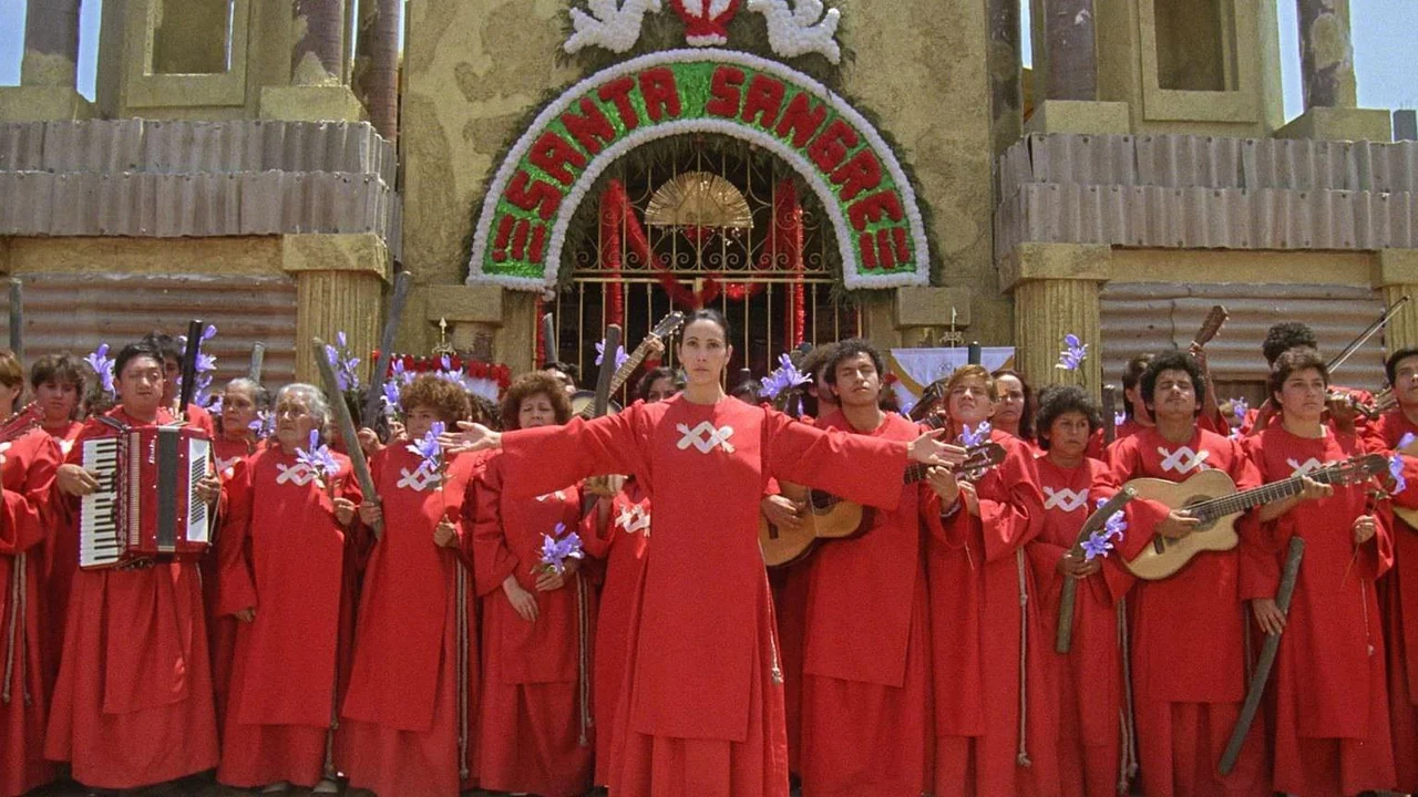 Фильм Святая кровь (1989)