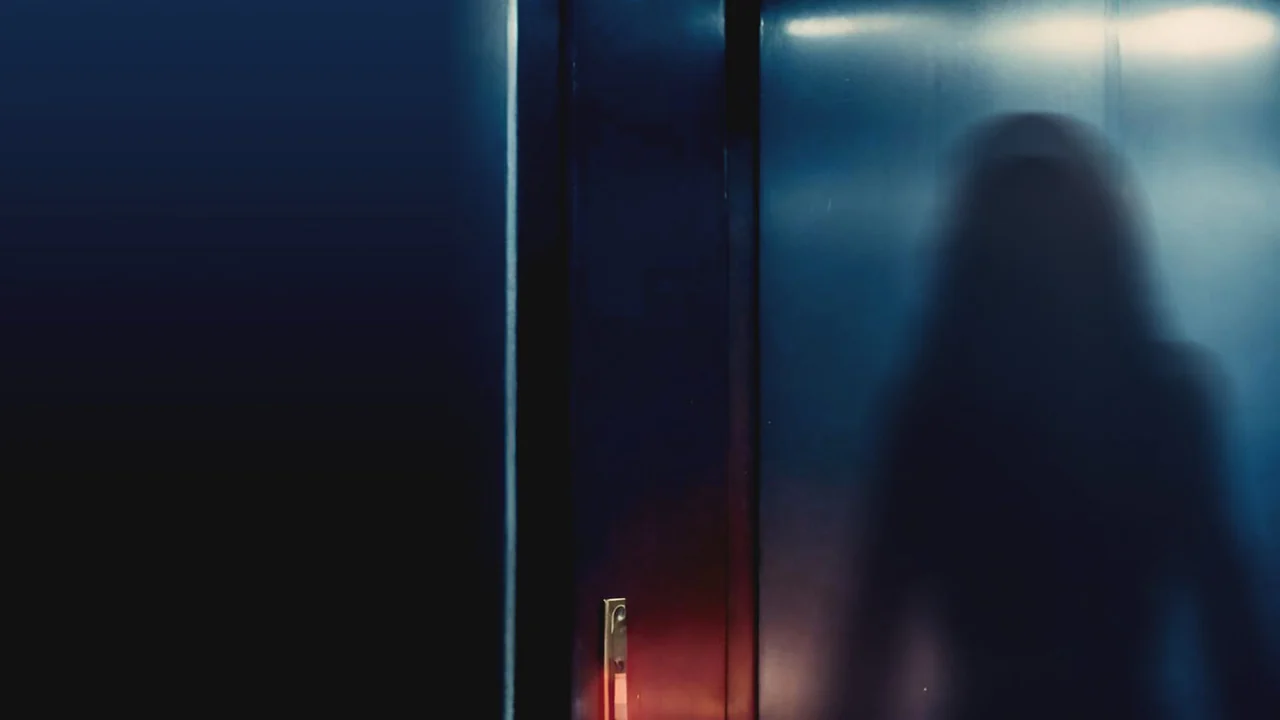 Фильм Смерть в лифте (2024)