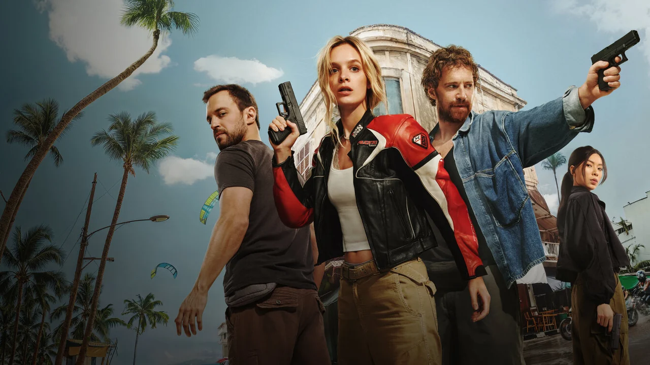 Сериал Высокий сезон (1 сезон)